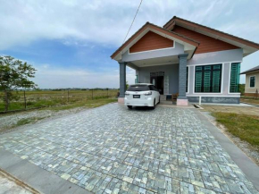 Nice bungalow with view of paddy fields